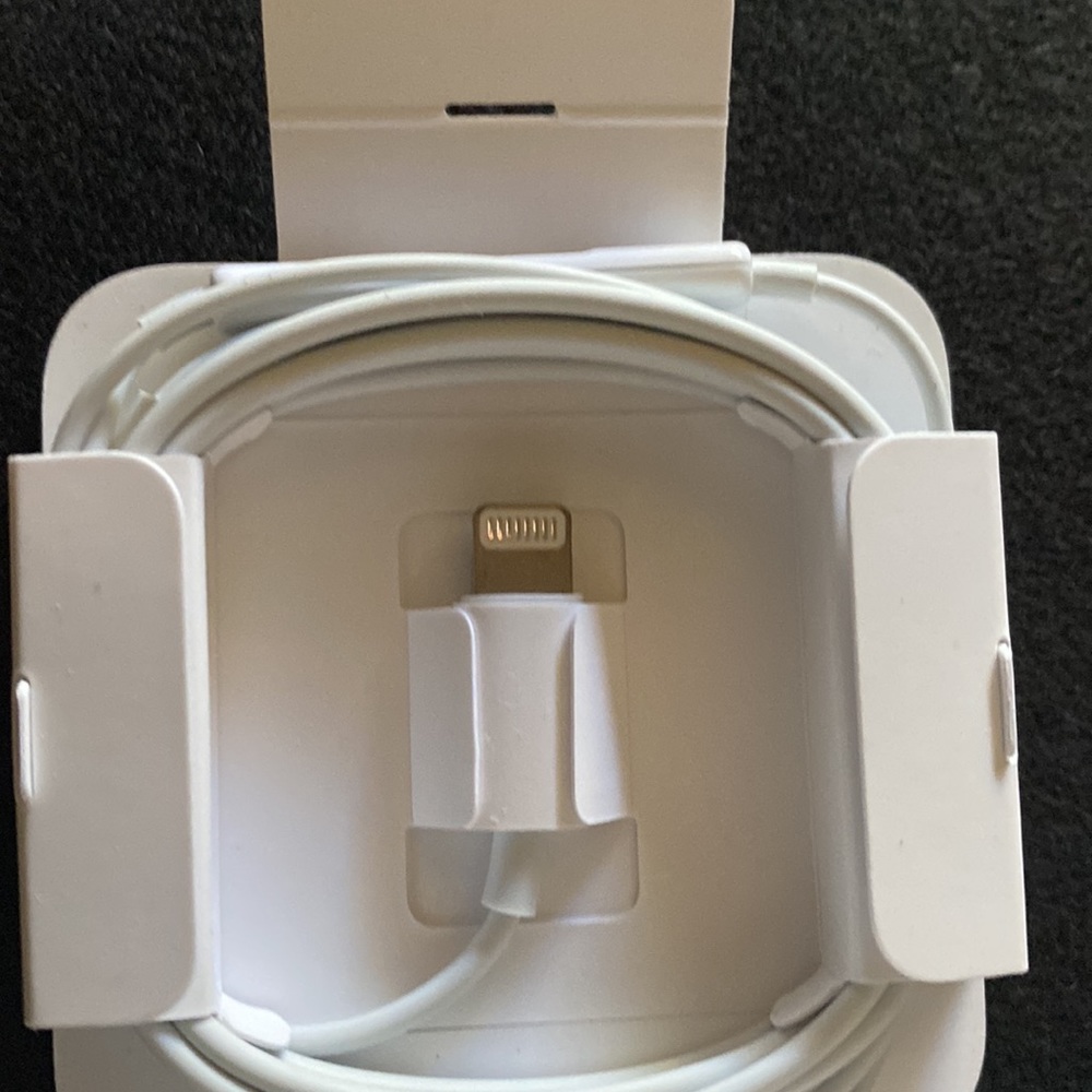 Apple ear phones - Picture 3 of 3